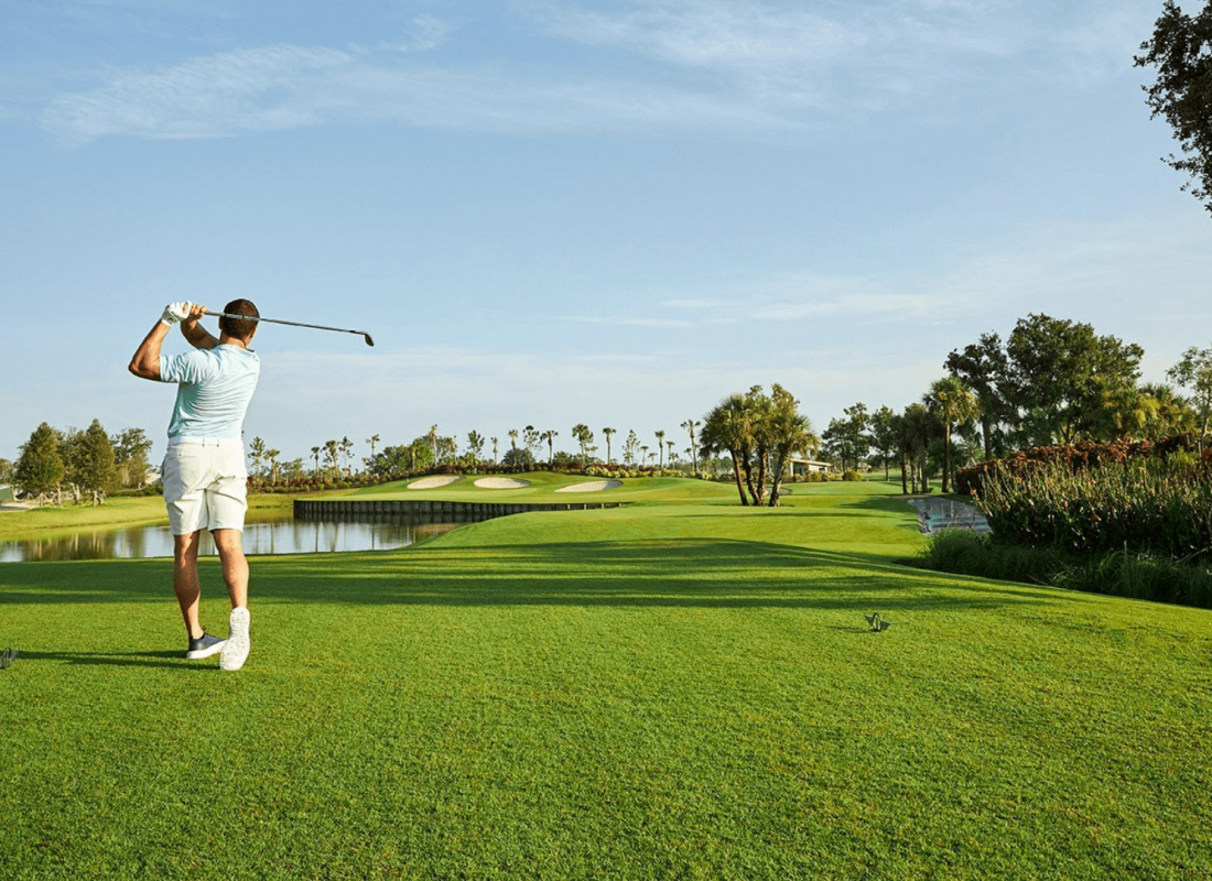 Golfer looking at his shot at Aileron Golf club at Sunseeker Resort