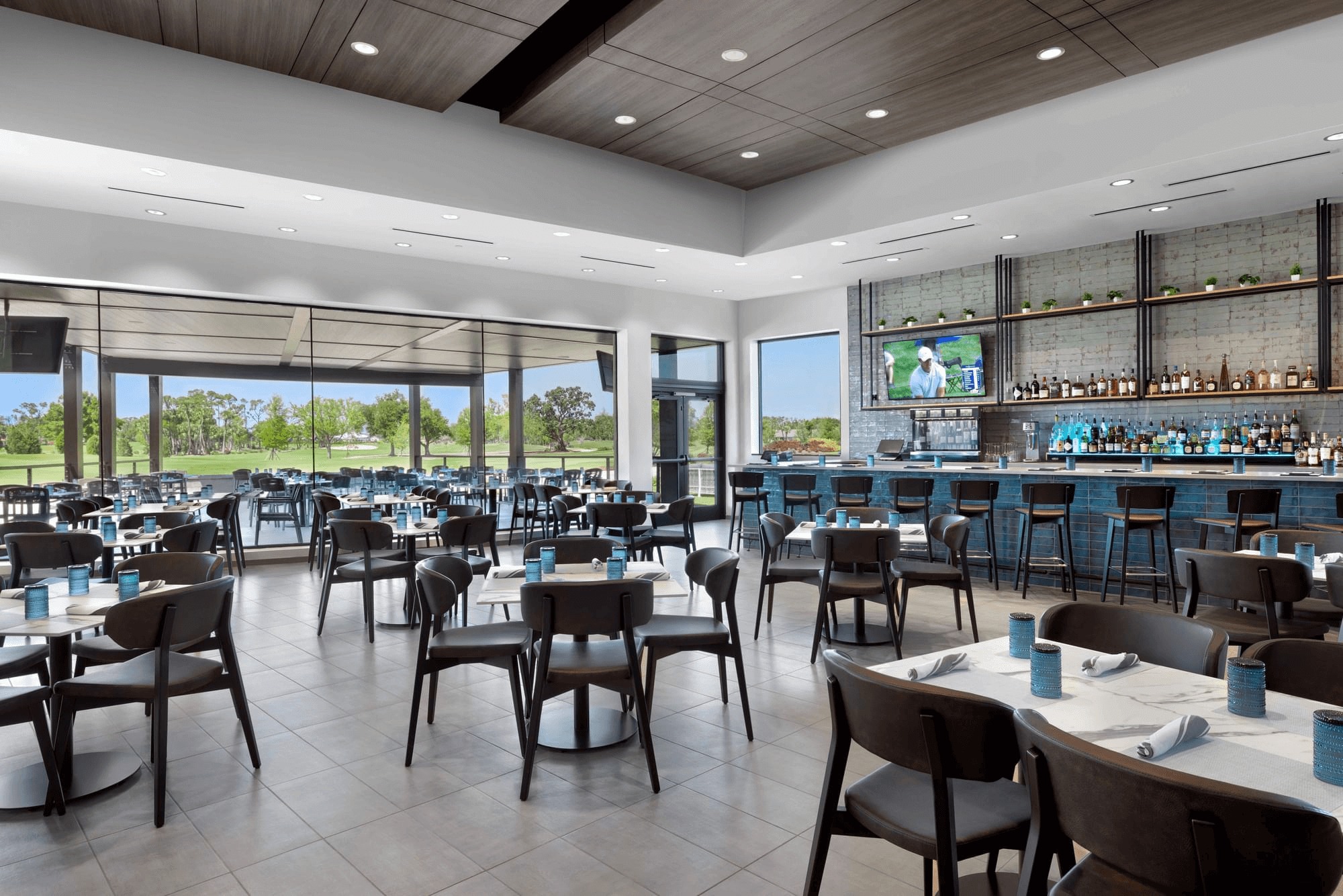 Aileron Aviators Club Restaurant & Bar at Sunseeker Resort