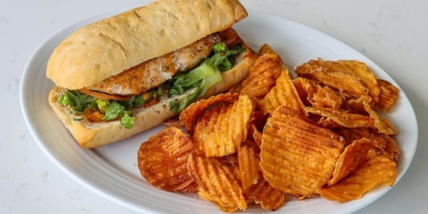 Grouper Sandwedge sandwich at Aileron Golf Club restaurant and bar