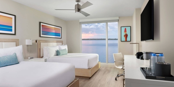 Sunrise view Queen room at Sunseeker Resort