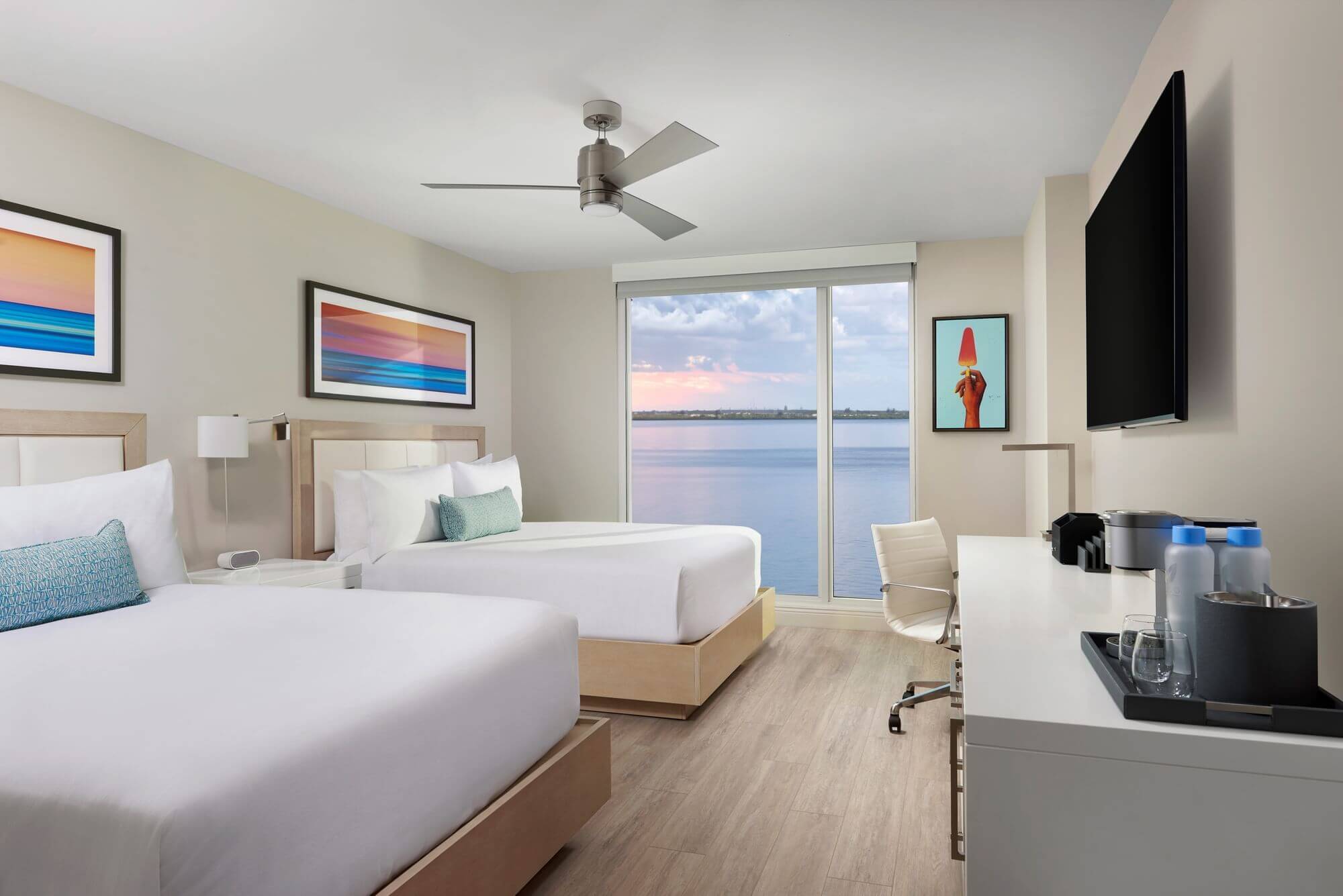 Sunrise view Queen room at Sunseeker Resort