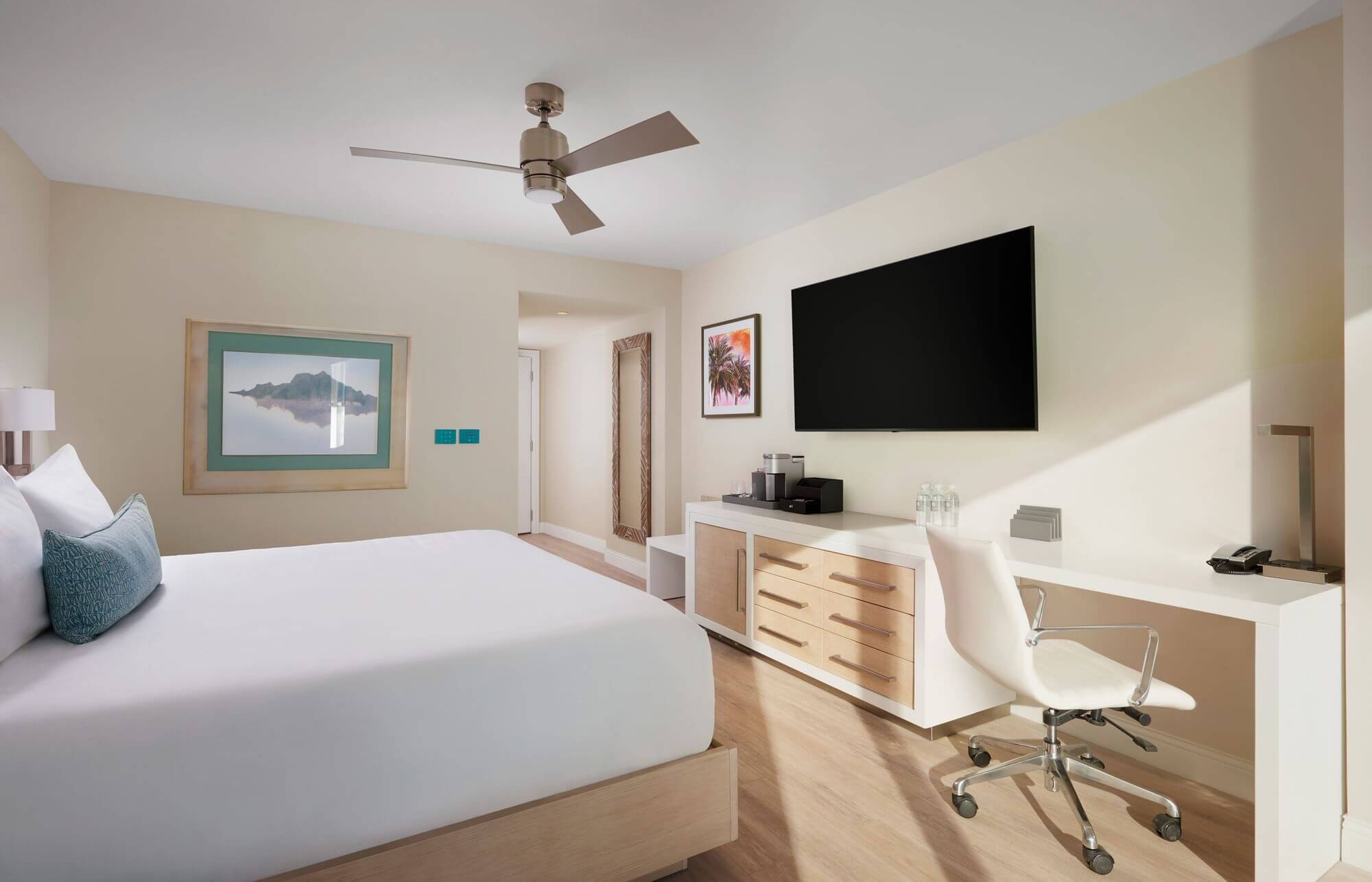 Premium king room at sunseeker resort