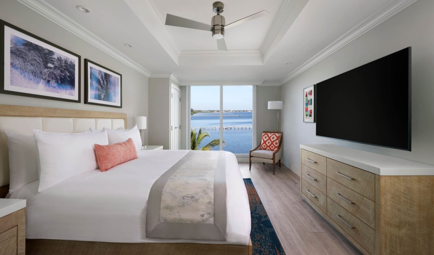 Sunsuites™ One Bedroom Harbor View bedroom at Sunseeker Resort