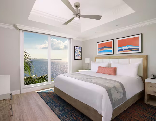 Sunsuite Villa Mobile Access w/Tub 2 R Suite